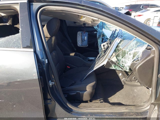 1G1ZC5ST6KF135799 Chevrolet Malibu 1fl