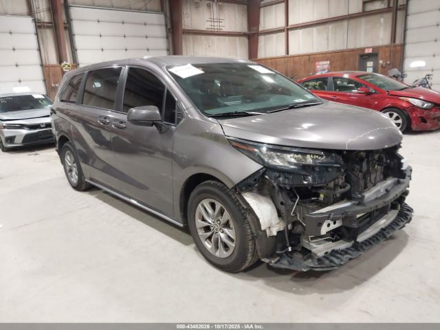 2022 TOYOTA SIENNA 5TDKRKEC4NS108333