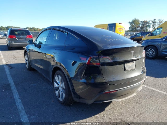 2023 TESLA MODEL Y 7SAYGDEE6PF859408 Photo 2