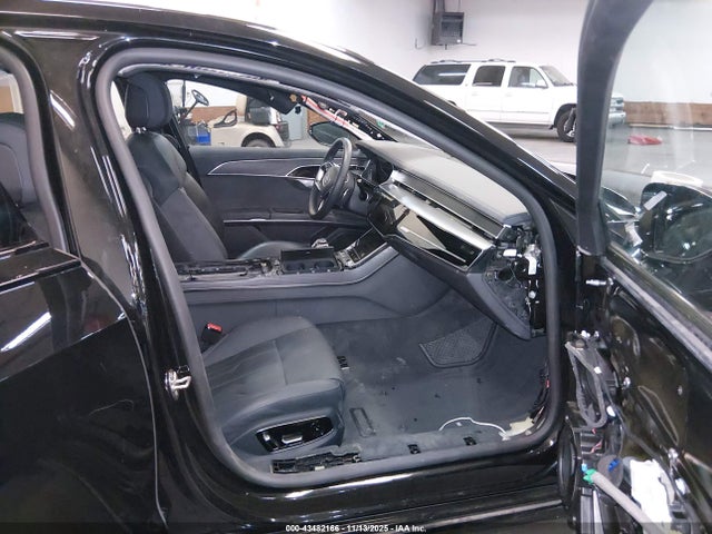 2025 AUDI A8 WAULDAF84SN001482 Photo 4