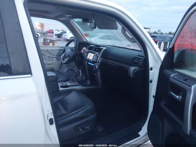 2018 TOYOTA 4RUNNER JTEBU5JR6J5535597 Photo 4