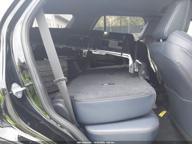 Toyota 4runner Hybrid Platinum 2025 JTEVB5BR0S5001112 Image 8