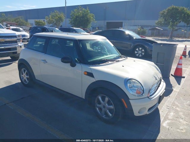 2009 MINI COOPER WMWMF33559TW77899 Photo 0