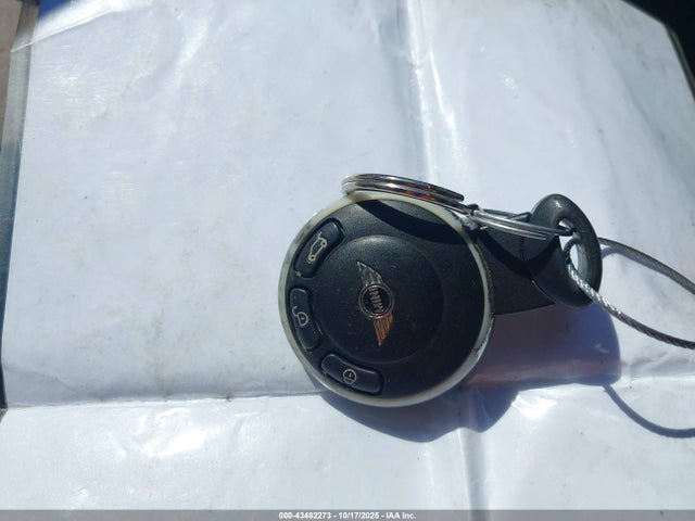 2009 MINI COOPER WMWMF33559TW77899 Photo 10