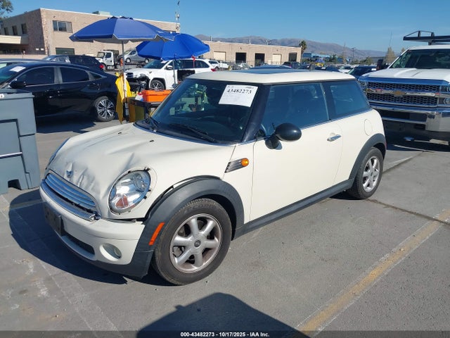 2009 MINI COOPER WMWMF33559TW77899 Photo 1