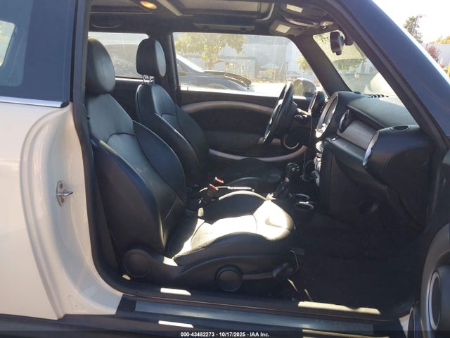 2009 MINI COOPER WMWMF33559TW77899 Photo 4