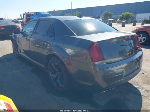 2021 CHRYSLER 300 2C3CCABG8MH541355 Photo 2