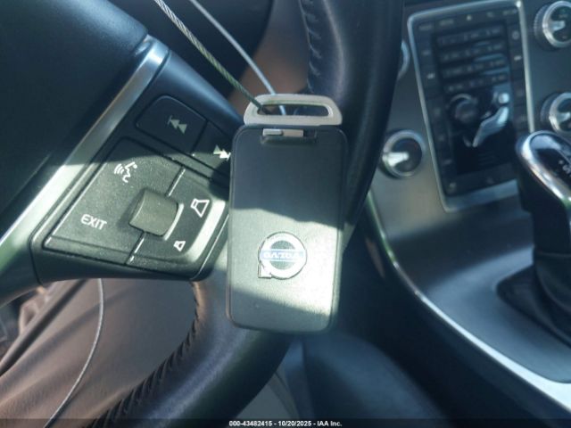 2016 VOLVO S60 YV126MFK4G2407545 Photo 10