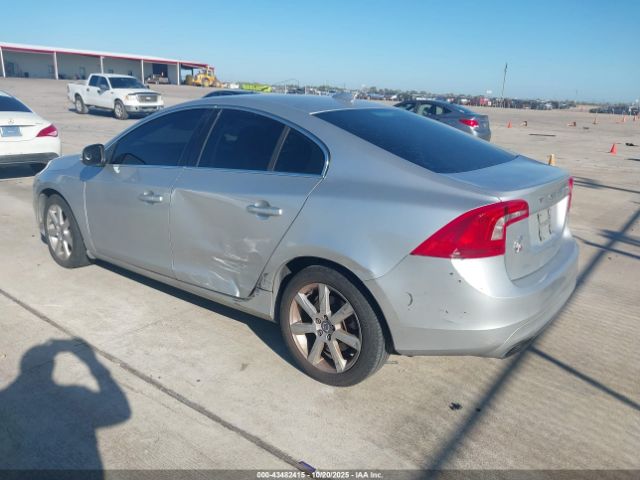 2016 VOLVO S60 YV126MFK4G2407545 Photo 2