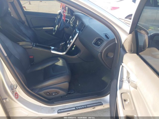 2016 VOLVO S60 YV126MFK4G2407545 Photo 4