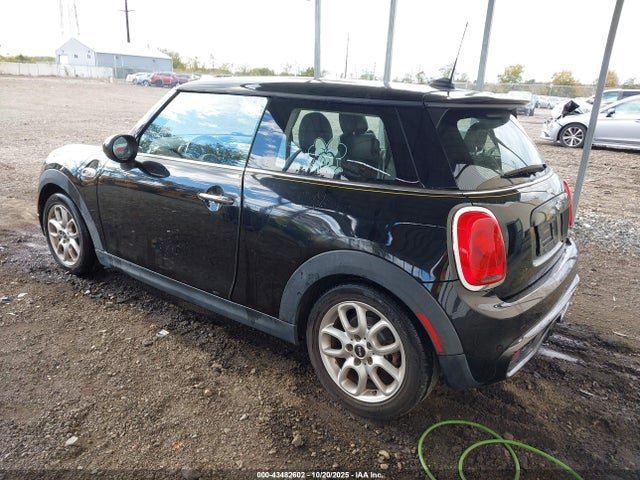 2015 MINI HARDTOP WMWXP7C57F2A59229 Photo 2