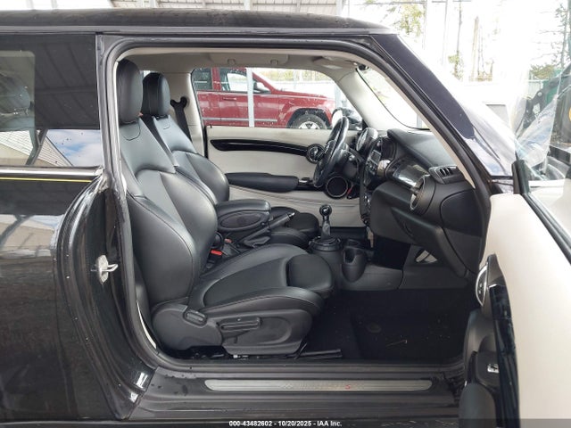 2015 MINI HARDTOP WMWXP7C57F2A59229 Photo 4