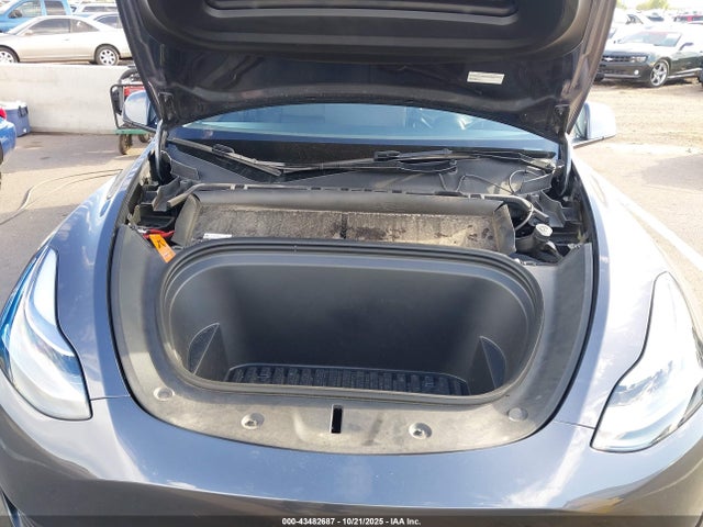 2023 TESLA MODEL Y 7SAYGDED5PF961452 Photo 9