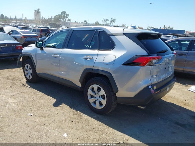 Toyota RAV4 LE 2023 2T3H1RFV8PW278979 Image 3