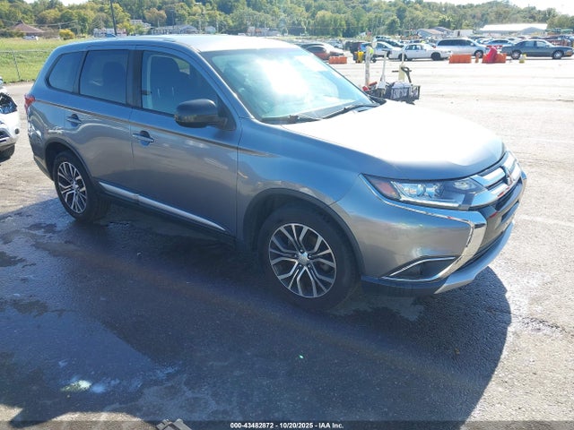 2018 Mitsubishi Outlander Es მანქანა იყიდება აუქციონზე, vin: JA4AZ3A32JZ059210, აუქციონის ნომერი: 43482872