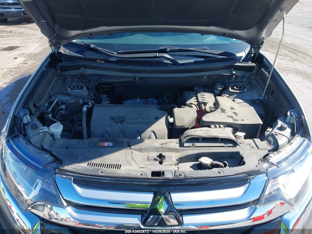 2018 Mitsubishi Outlander Es მანქანა იყიდება აუქციონზე, vin: JA4AZ3A32JZ059210, აუქციონის ნომერი: 43482872
