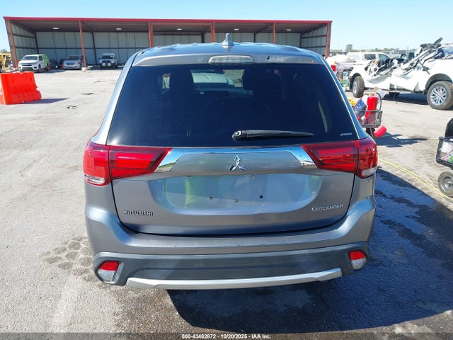 2018 Mitsubishi Outlander Es მანქანა იყიდება აუქციონზე, vin: JA4AZ3A32JZ059210, აუქციონის ნომერი: 43482872