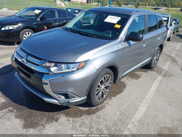 2018 Mitsubishi Outlander Es მანქანა იყიდება აუქციონზე, vin: JA4AZ3A32JZ059210, აუქციონის ნომერი: 43482872