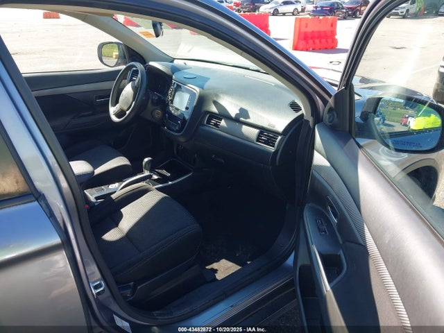 2018 Mitsubishi Outlander Es მანქანა იყიდება აუქციონზე, vin: JA4AZ3A32JZ059210, აუქციონის ნომერი: 43482872