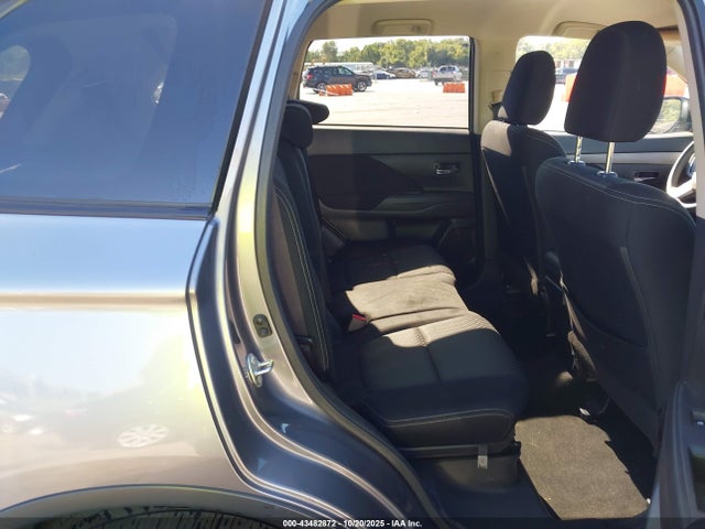 2018 Mitsubishi Outlander Es მანქანა იყიდება აუქციონზე, vin: JA4AZ3A32JZ059210, აუქციონის ნომერი: 43482872