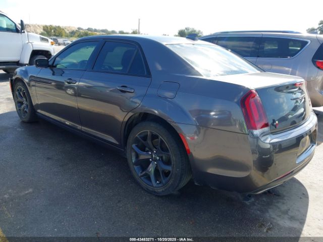 2021 CHRYSLER 300 2C3CCABG9MH660709 Photo 2