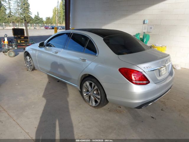 2015 MERCEDES-BENZ C 300 55SWF4KB5FU000907 Photo 2