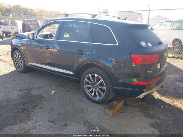 2017 AUDI Q7 WA1VAAF7XHD052859 Photo 2