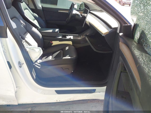 2022 TESLA MODEL Y 7SAYGDEE8NA021164 Photo 4