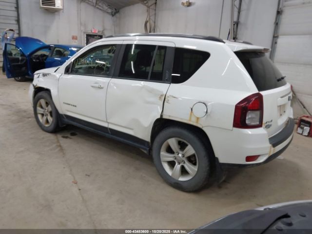 2014 JEEP COMPASS 1C4NJDEB5ED641701 Photo 2