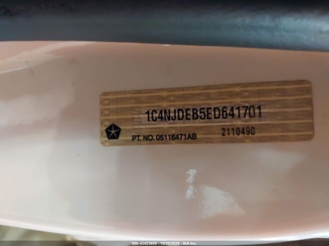 2014 JEEP COMPASS 1C4NJDEB5ED641701 Photo 8