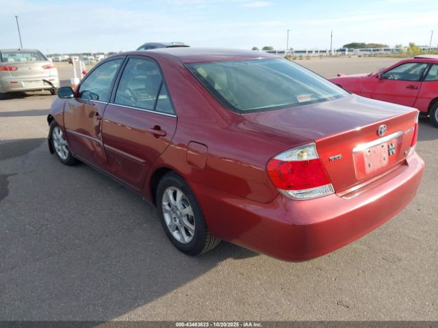 2005 TOYOTA CAMRY 4T1BF30K15U104003 Photo 2
