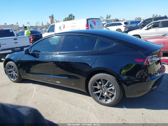 Tesla Model 3 Rear-wheel Drive 2023 5YJ3E1EA6PF476903 Image 13