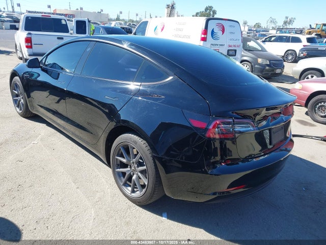 2023 TESLA MODEL 3 5YJ3E1EA6PF476903 Photo 2