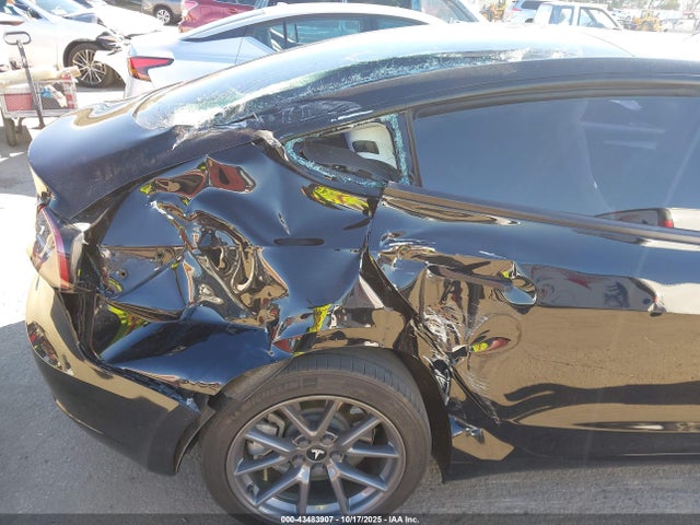 2023 TESLA MODEL 3 5YJ3E1EA6PF476903 Photo 5