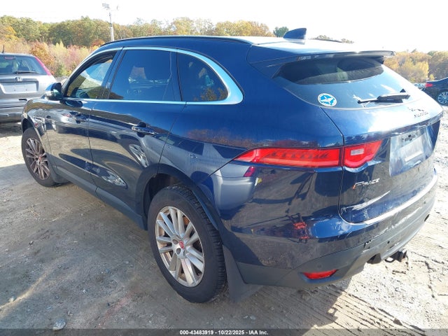 2017 JAGUAR F-PACE SADCK2BV5HA085195 Photo 2