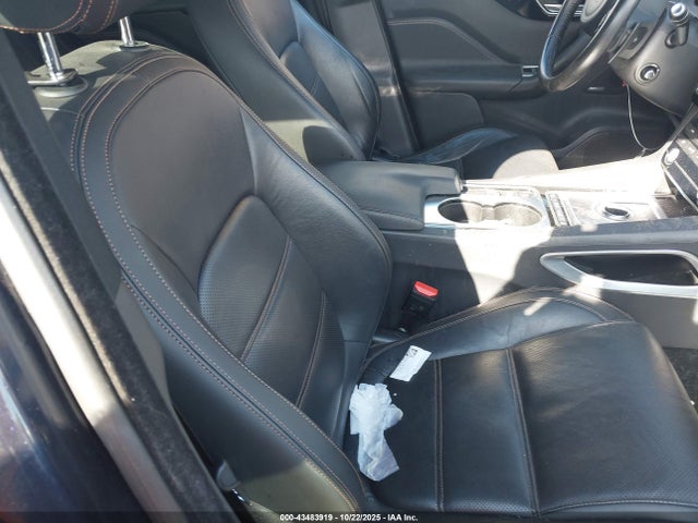 2017 JAGUAR F-PACE SADCK2BV5HA085195 Photo 4