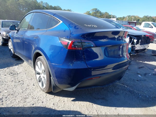 2022 TESLA MODEL Y 7SAYGAEE0NF382678 Photo 2