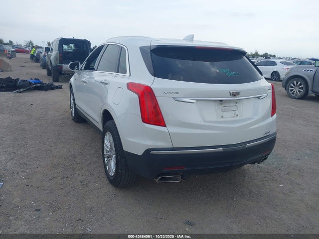 2018 CADILLAC XT5 1GYKNARS2JZ214791 Photo 2