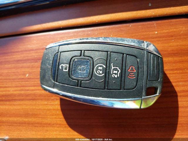 2019 LINCOLN NAVIGATOR L 5LMJJ3LT7KEL04773 Photo 10