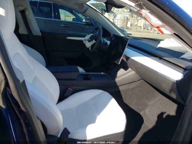 2024 TESLA MODEL Y 7SAYGDEE2RA252485 Photo 4