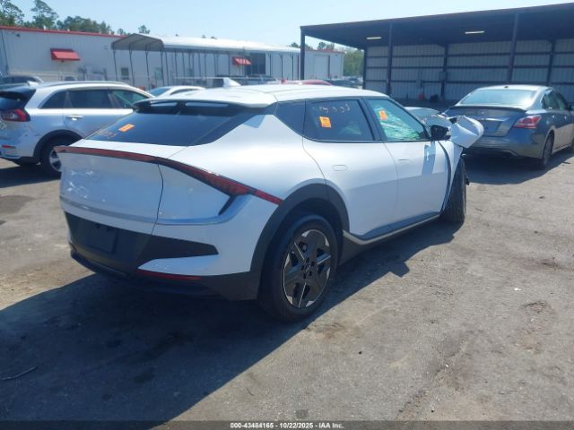 2025 KIA EV6 5XYC34JB2SG011235 Photo 3