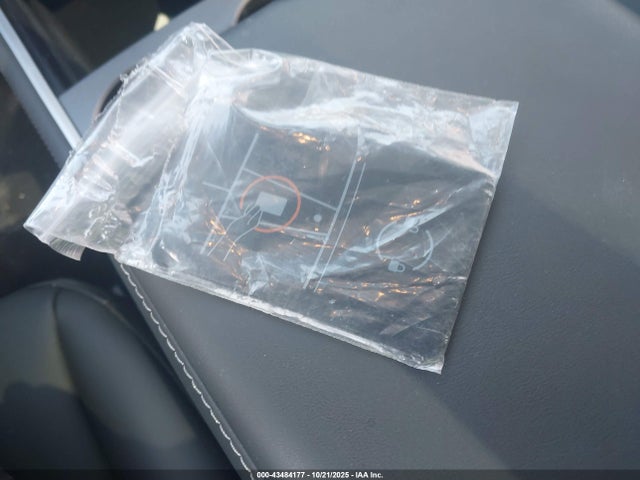 2024 TESLA MODEL Y 7SAYGDEE3RA283356 Photo 10