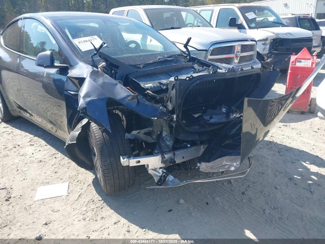 2024 TESLA MODEL Y 7SAYGDEE3RA283356 Photo 5