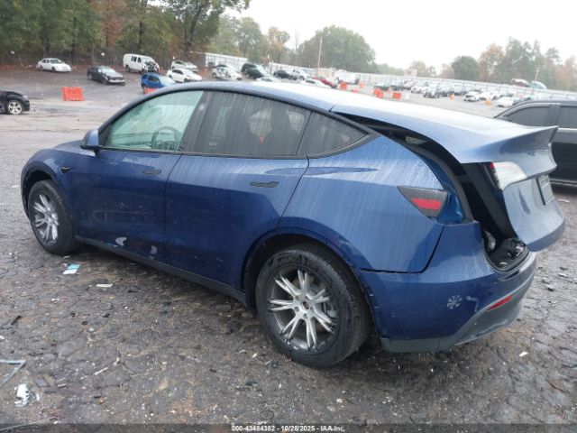 2024 TESLA MODEL Y 7SAYGDEE1RA269634 Photo 2