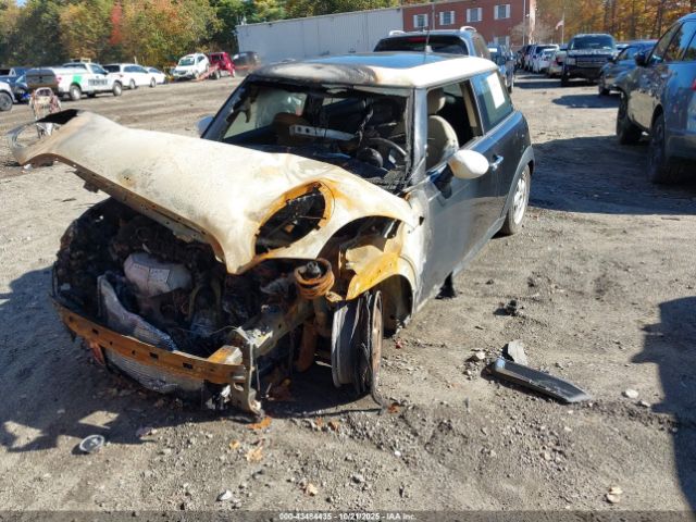 2011 MINI COOPER WMWSU3C54BT094209 Photo 1