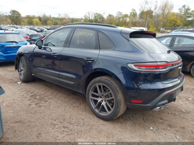 2022 PORSCHE MACAN WP1AA2A59NLB08998 Photo 2