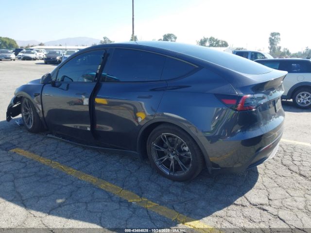 2024 TESLA MODEL Y 7SAYGDED2RF198566 Photo 2