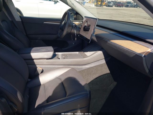 2024 TESLA MODEL Y 7SAYGDED2RF198566 Photo 4