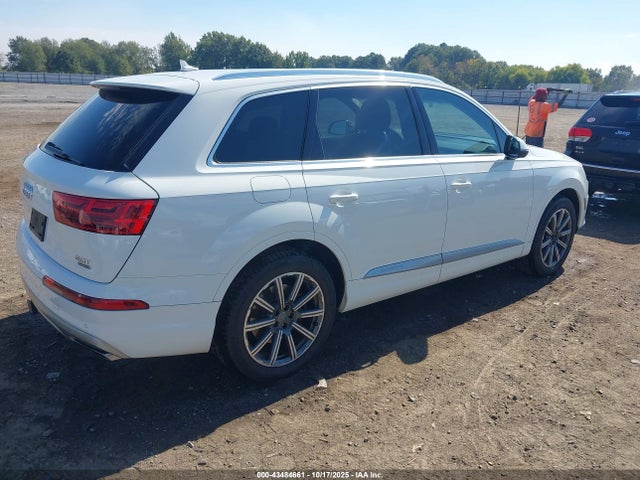 2017 AUDI Q7 WA1VAAF72HD000688 Photo 3