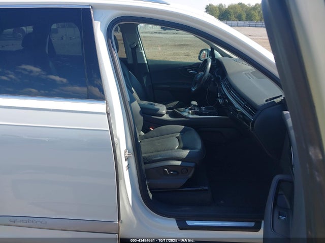 2017 AUDI Q7 WA1VAAF72HD000688 Photo 4